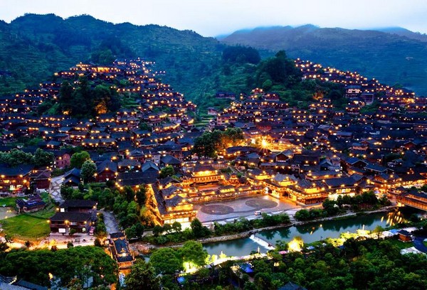 Hành Trình Khám Phá Trung Hoa: Nam Ninh – Lệ Ba – Hạ Tư Cổ Trấn - Trấn Viễn Cổ Thành – Thiên Hộ Miêu Trại